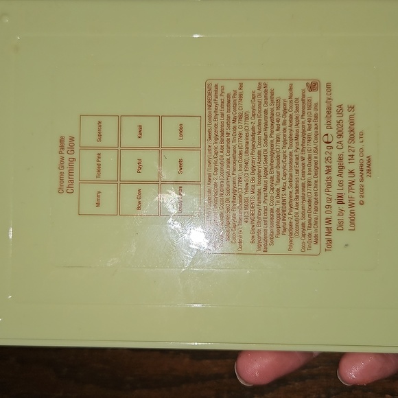 Pixi Hello Kitty glow pallete - Picture 5 of 7